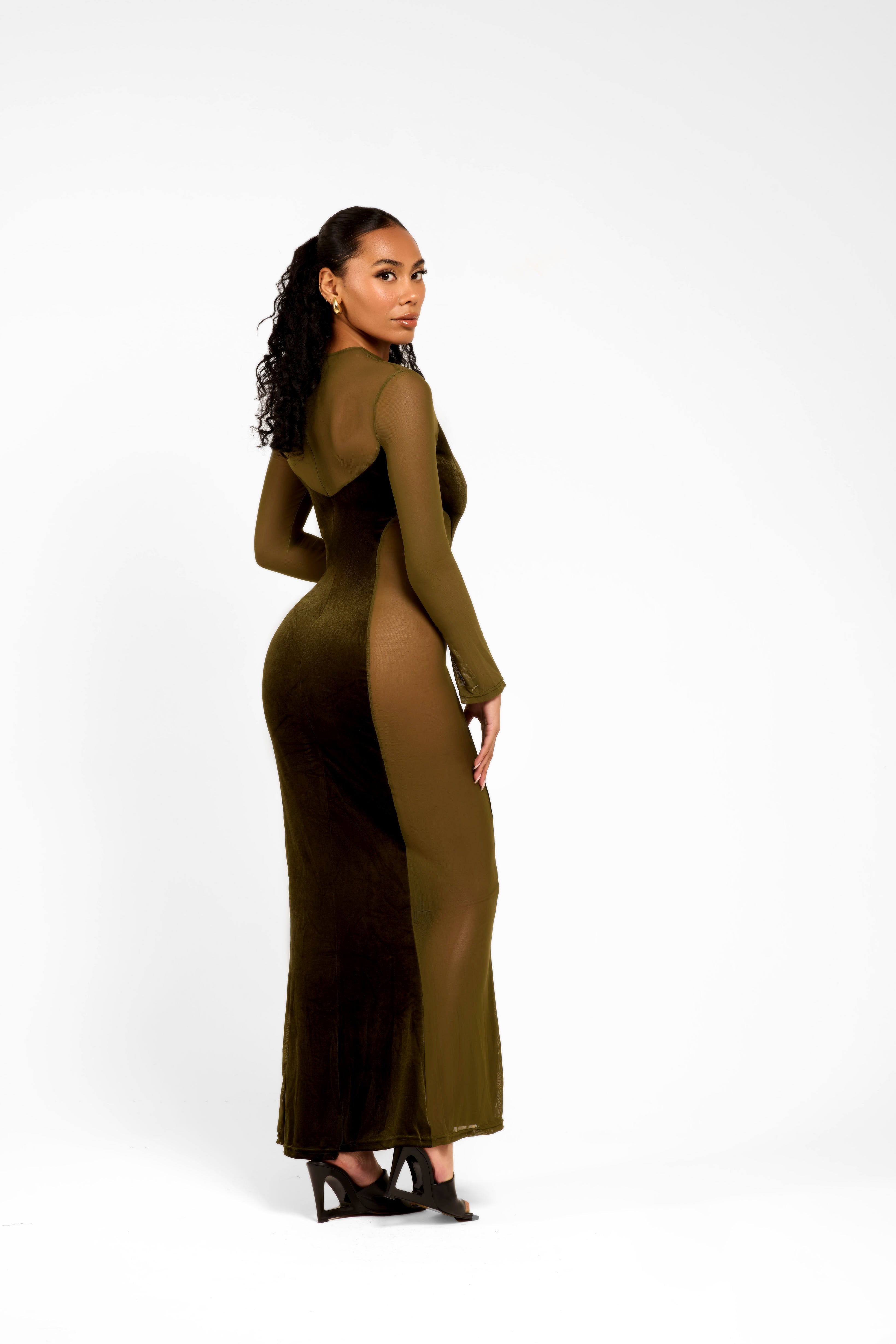 Julia Velvet Mesh Maxi Dress L / Black Julia Velvet Mesh Maxi Dress L / Black